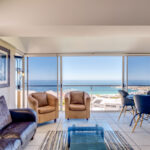 270 Degrees - Living room