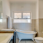 270 Degrees - Main bathroom