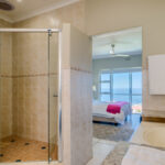 270 Degrees - Master en-suite bathroom