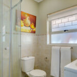 270 Degrees - Second bathroom