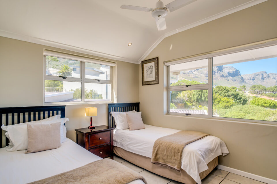 270 Degrees - Second bedroom