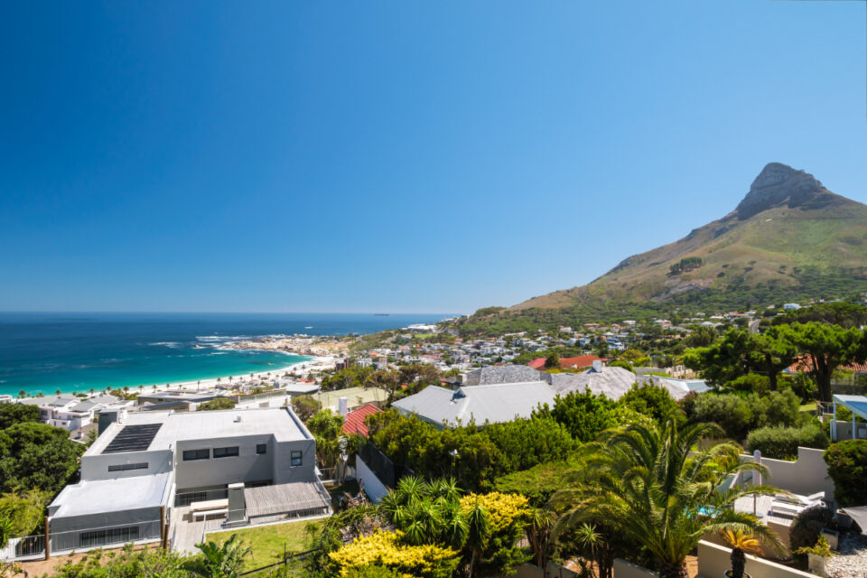 270 Degrees - Views of Lions Head