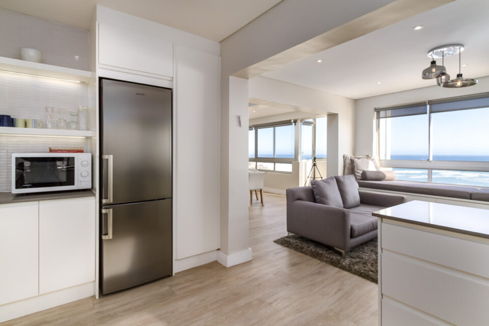 Pleasant Ways - Living to Kitchen