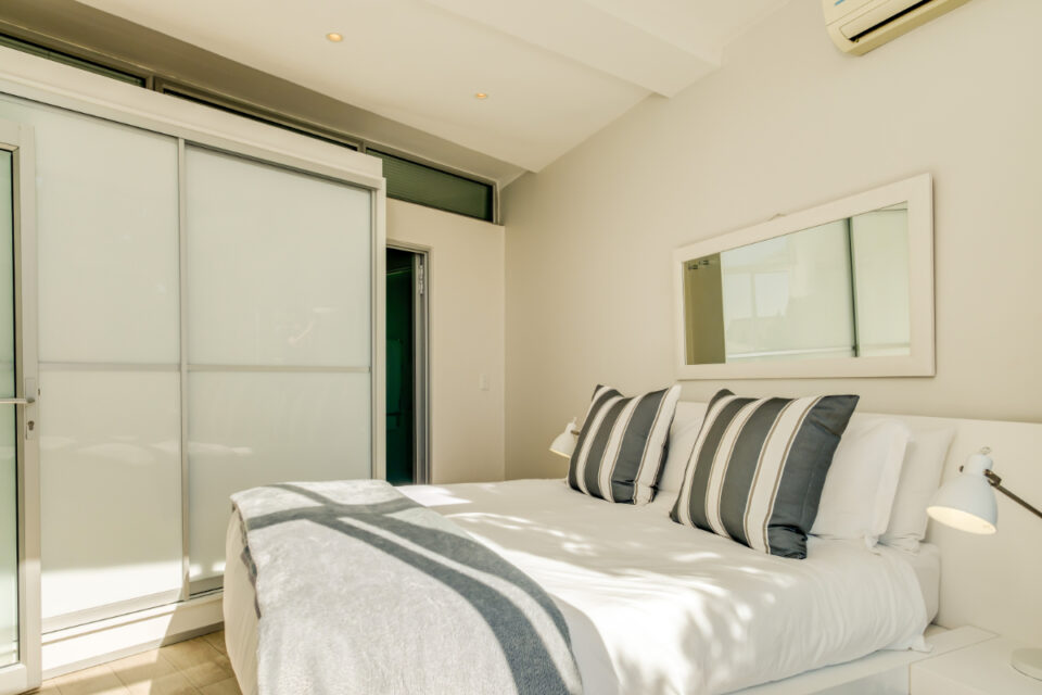 Sea Escape - Main bedroom