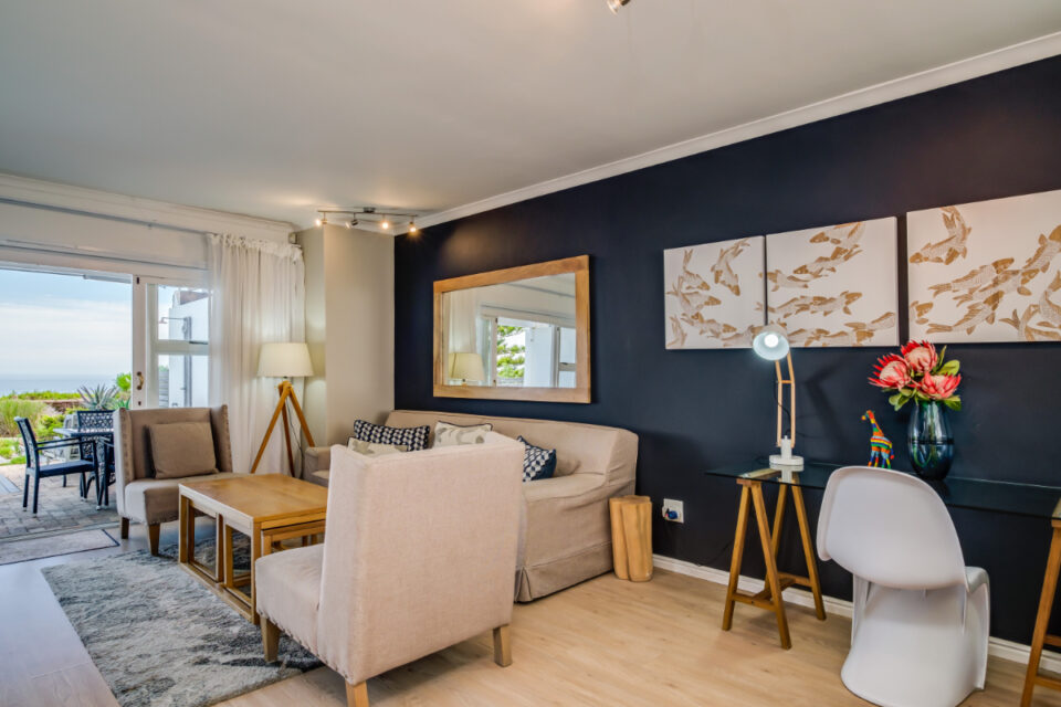 The Kestrel - Lounge and study area