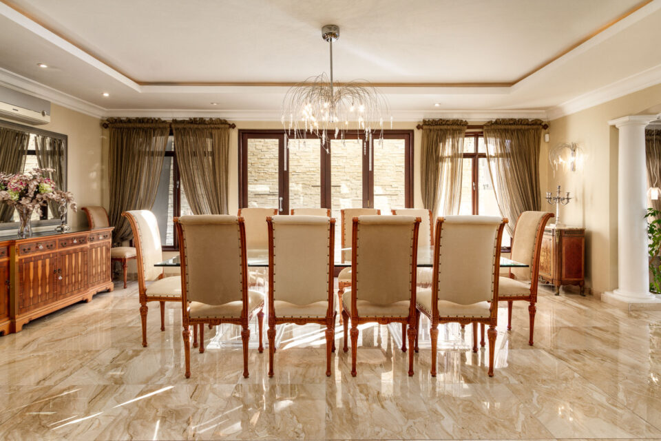 Villa Charmante - Dining Room