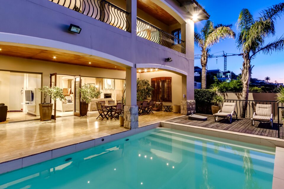 Villa Charmante - Pool and Patio