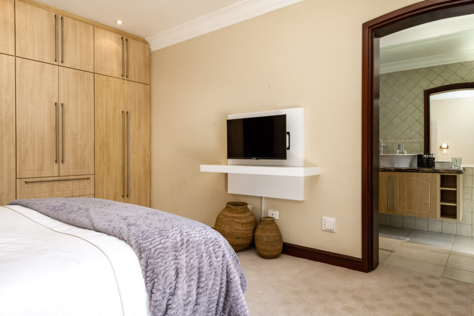 Villa Charmante - Second Bedroom Suite