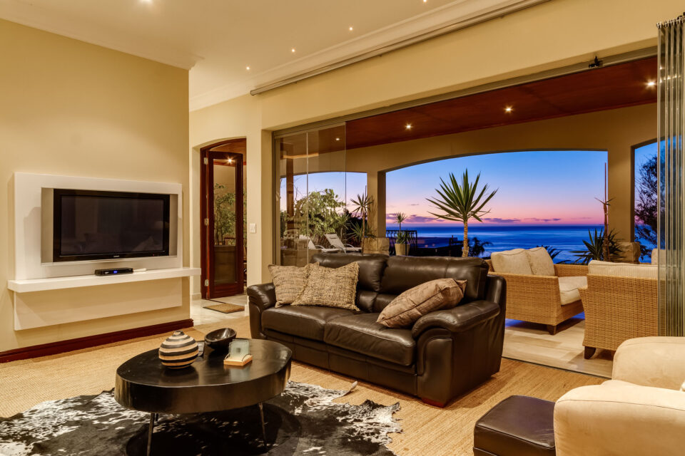 Villa Charmante - TV Lounge with Views