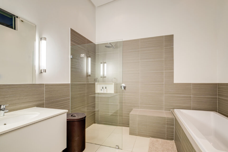 Casa di Sorrento - En-suite bathroom two