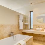 Oudekraal Lodge - Master bathroom