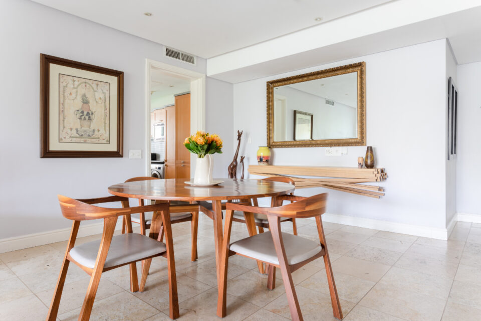 Altmore 001 - Dining area