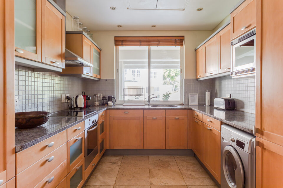 Altmore 001 - Kitchen