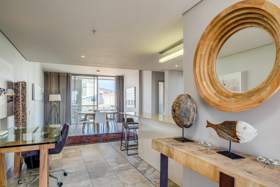 Harbour Bridge 417 - Entrance hall