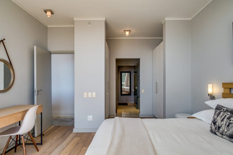 Harbour Bridge 417 - Main bedroom