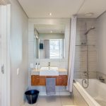 Harbour Bridge 417 - Second bathroom