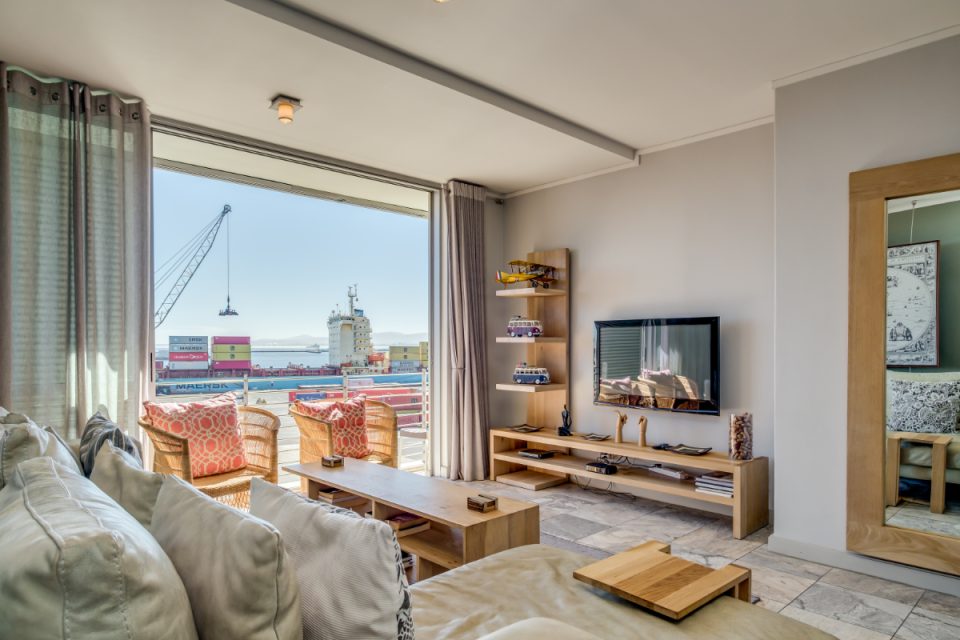 Harbour Bridge 417 - TV room