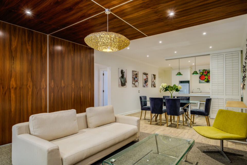 Majolica - Lounge and Dining