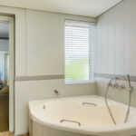 Majolica - Master bathroom