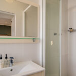 The Kestrel - Master bathroom