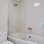 The Kestrel - Shared bathroom