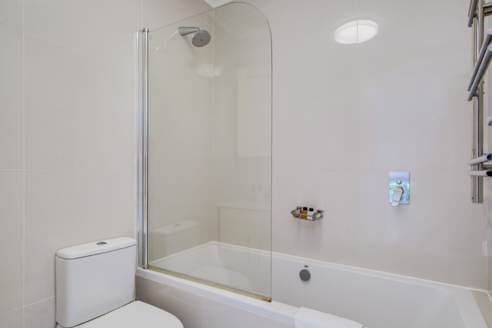 The Kestrel - Shared bathroom