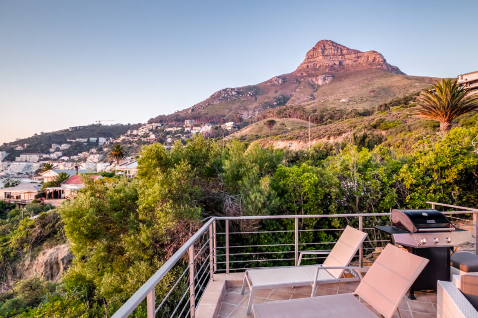 Bungalow on 4th - Lions head view