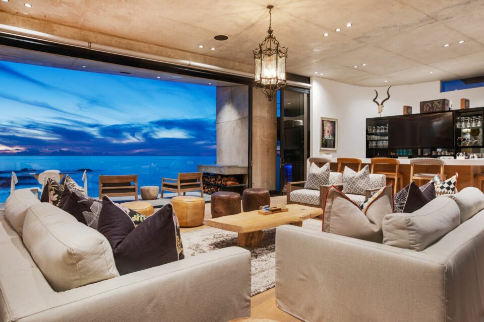 Ocean Villa - Open Plan Living with Views