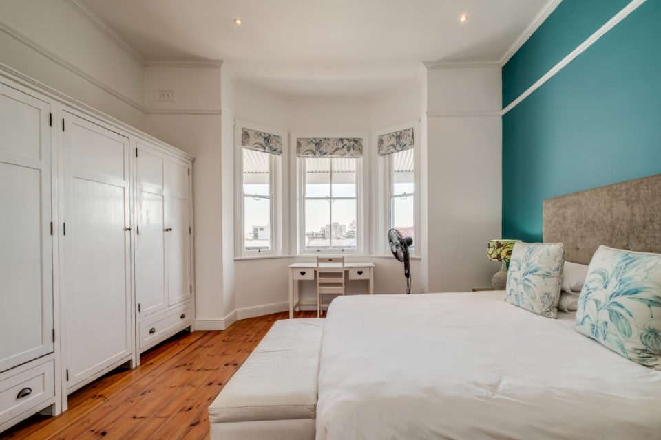 Sea Point Haven - Main bedroom with bay window