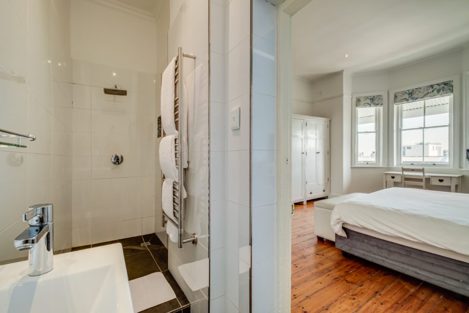 Sea Point Haven - Master bathroom
