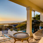 Alpha on the Bay - Balcony with seating