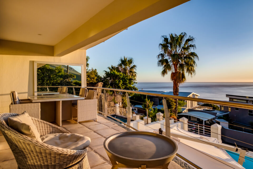 Alpha on the Bay - Balcony and views