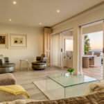 Alpha on the Bay - Living room