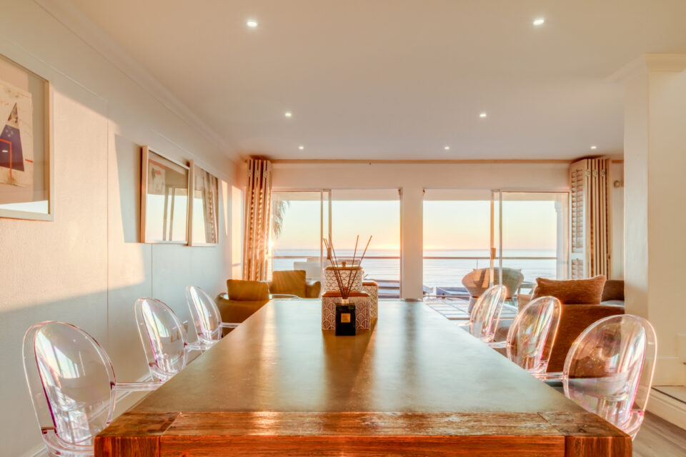 Alpha on the Bay - Dining table