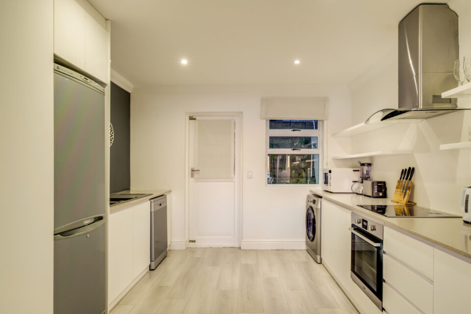 Alpha on the Bay - Kitchen