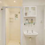 Bungalow on 4th - Bathroom