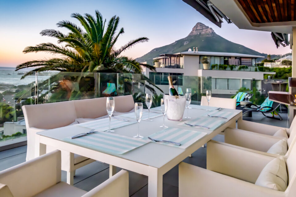 Houghton Penthouse - Dining with views