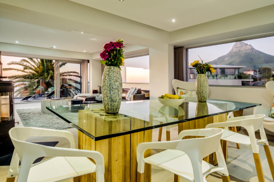 Houghton Penthouse - Dining table