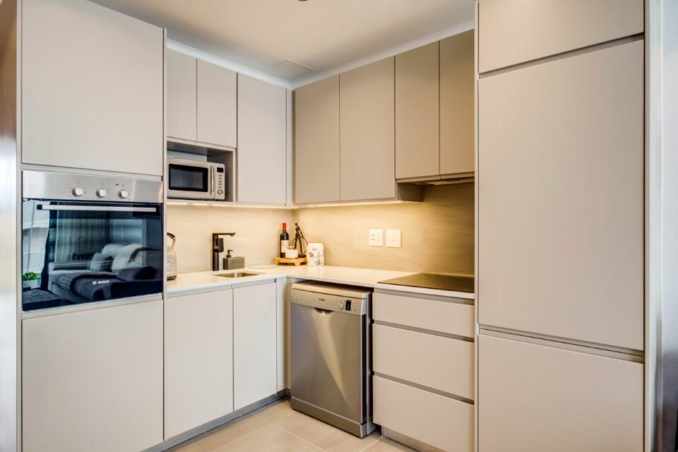Mimosa Apartment - Modern Kitchen